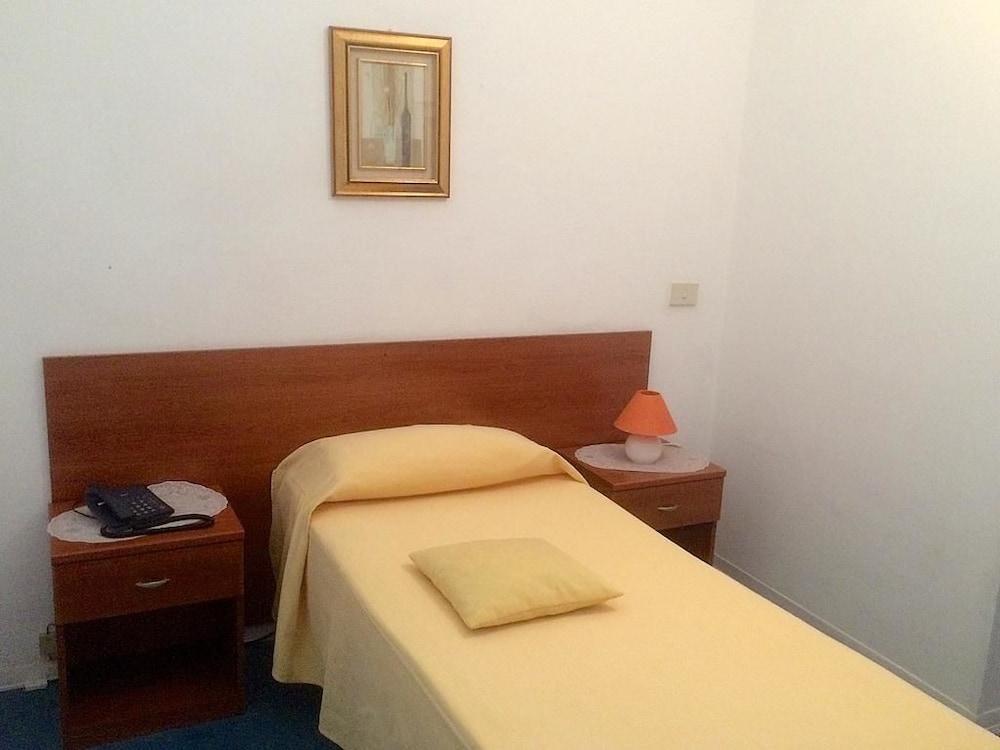 Albergo San Carlo Massa Kültér fotó